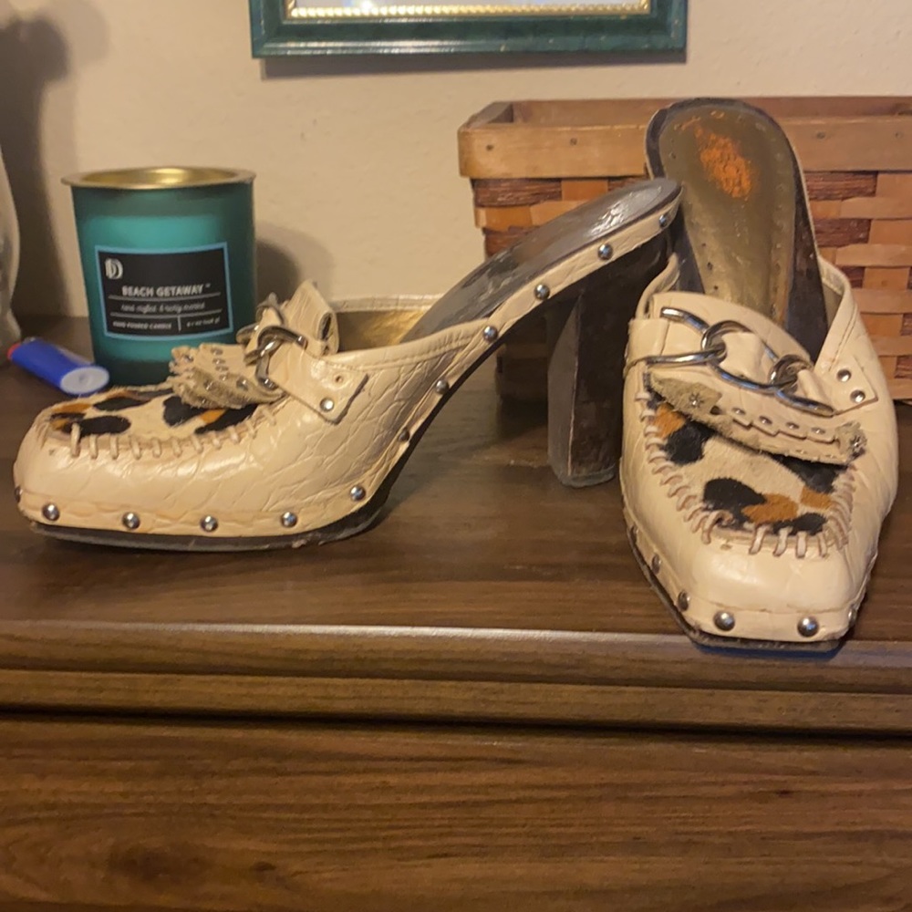 Cow hide leather heeled sandal